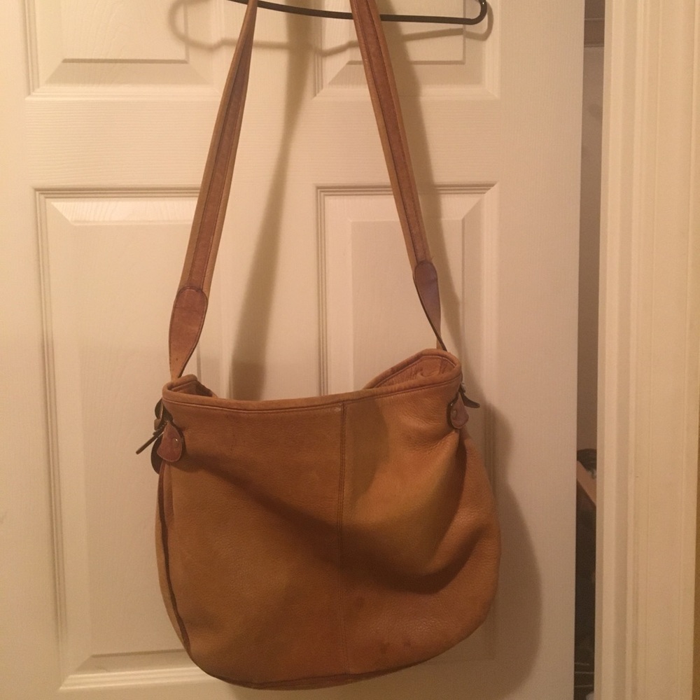 Gently used 100% genuine leather bag - Picture 2 of 3